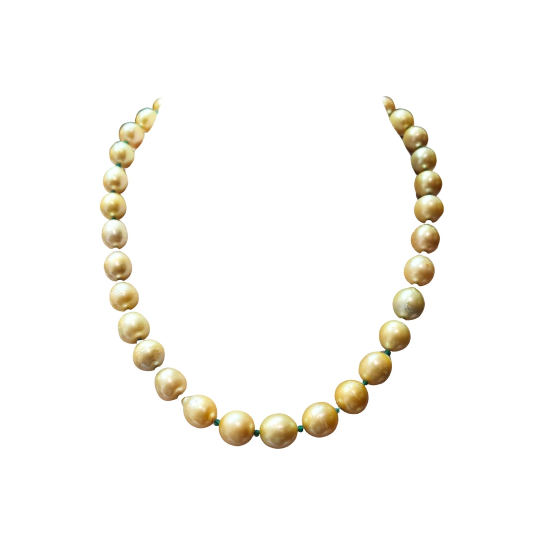 1 LINE STRAND OF SOUTH SEA PEARL AND EMERALD