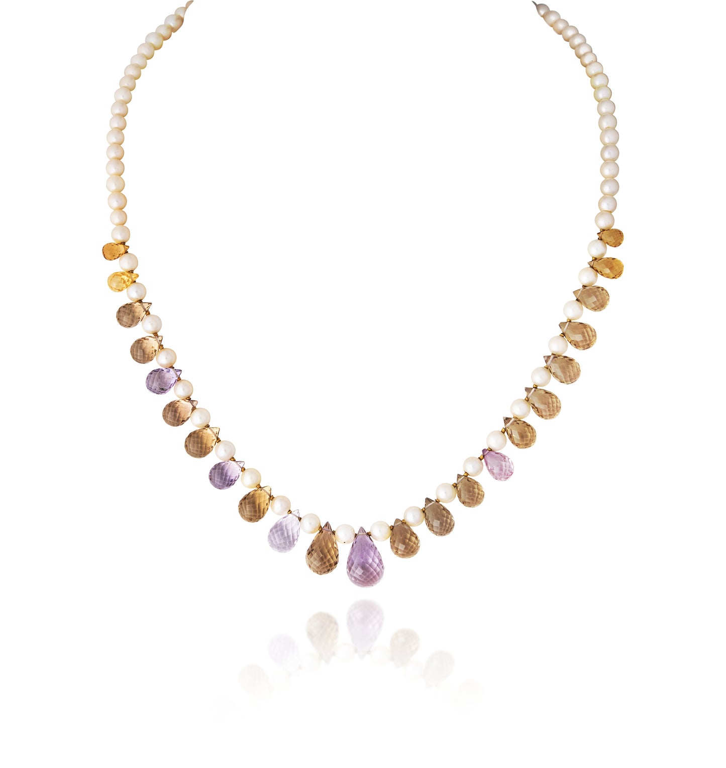 A STRAND OF CULTURED PEARL & MULTY AMYTHIST